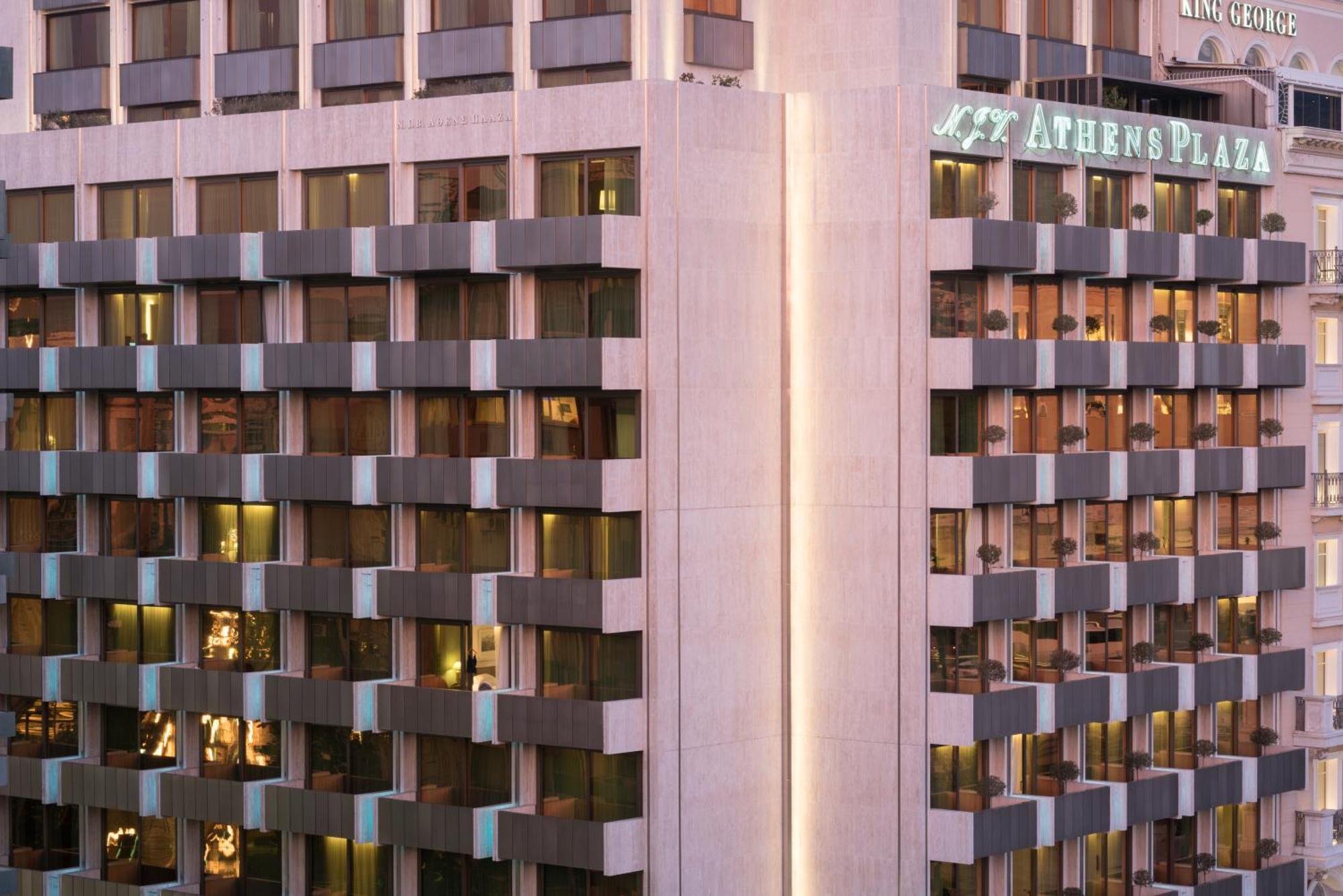 Njv Athens Plaza Ξενοδοχείο Εξωτερικό φωτογραφία The hotel at night